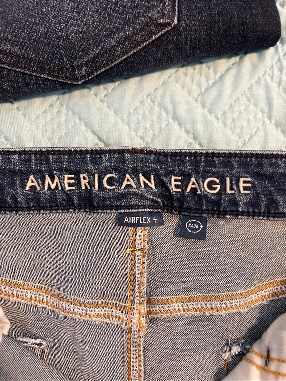 2 Pairs American Eagle Outfitters Men’s Faded Jeans - Picture 9 of 11